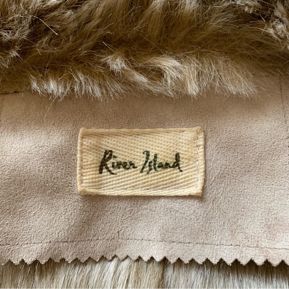 River Island, Beige Faux Suede & Fur Women's Cropped Vest, Size Small - Picture 7 of 10